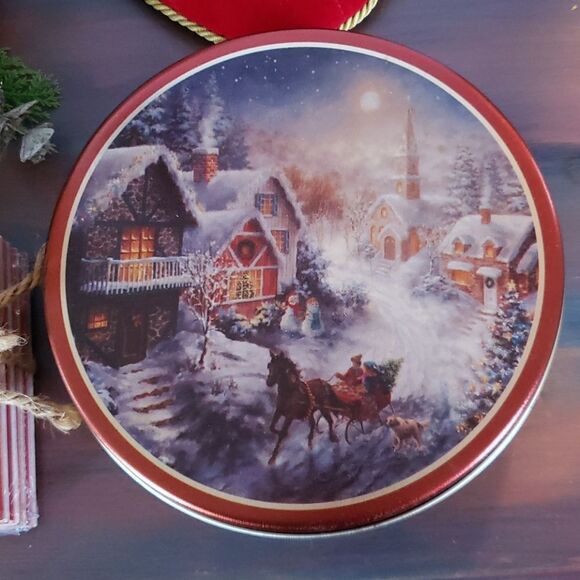 Lot of 6 Christmas Items - Picture 2 of 9